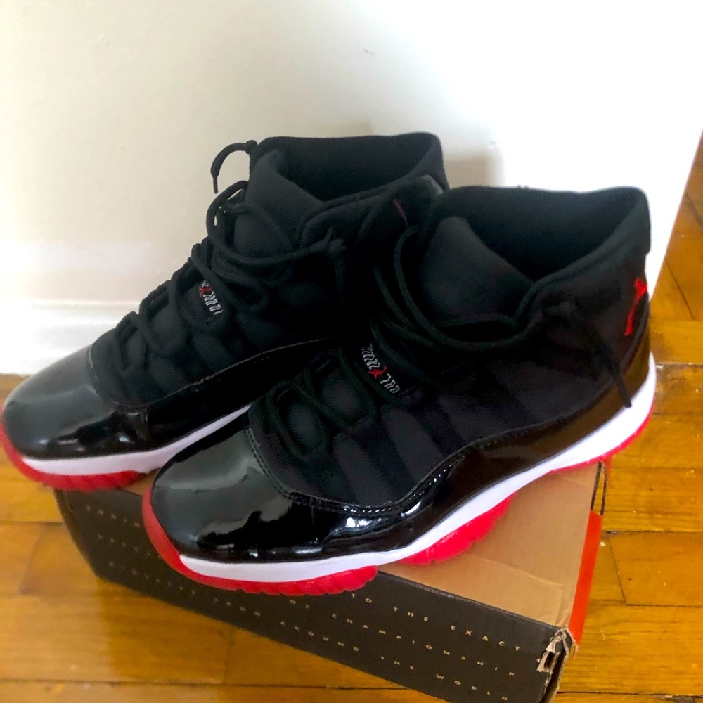 Jordan Retro 11’s BREDS, size 10